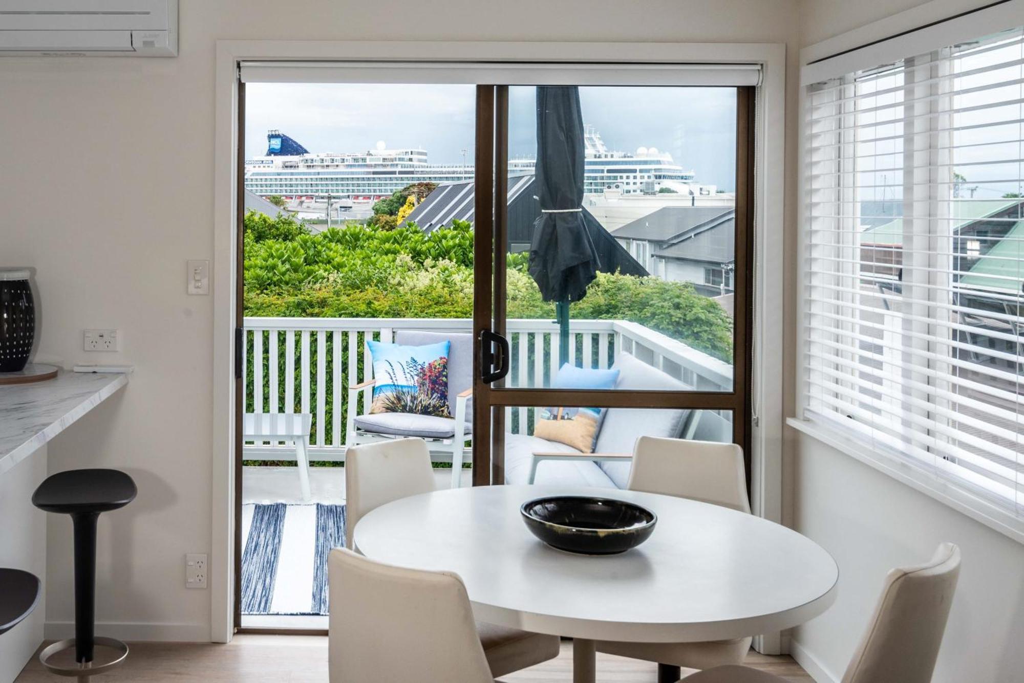 Awesome Beach House On Oceanview Road マウント・マウンガヌイ エクステリア 写真